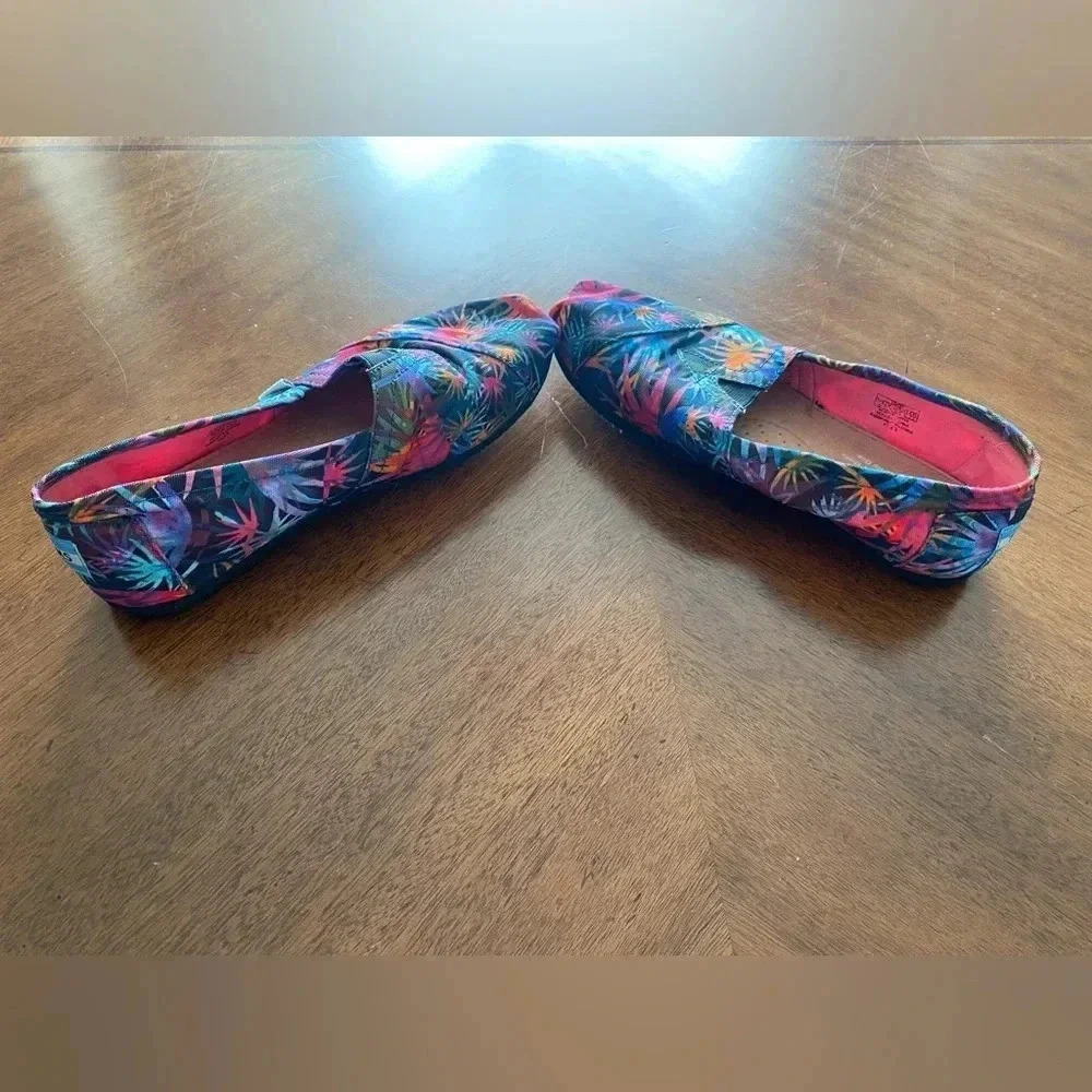 Toms Classic Hawaiian Tropical Floral Cotton Slip On Flat Shoes Women's 6 EUC - Picture 5 of 10